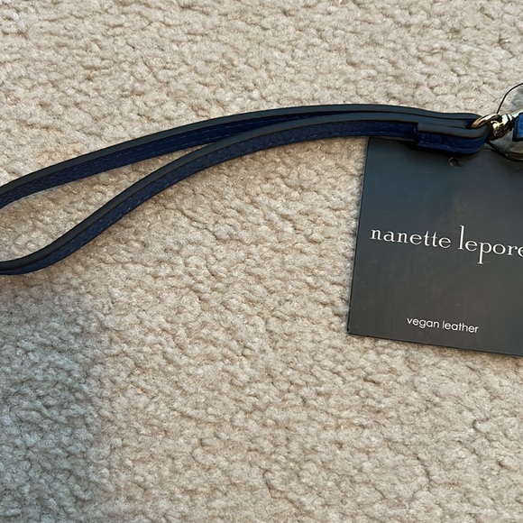 Zippered wristlet - Picture 3 of 5